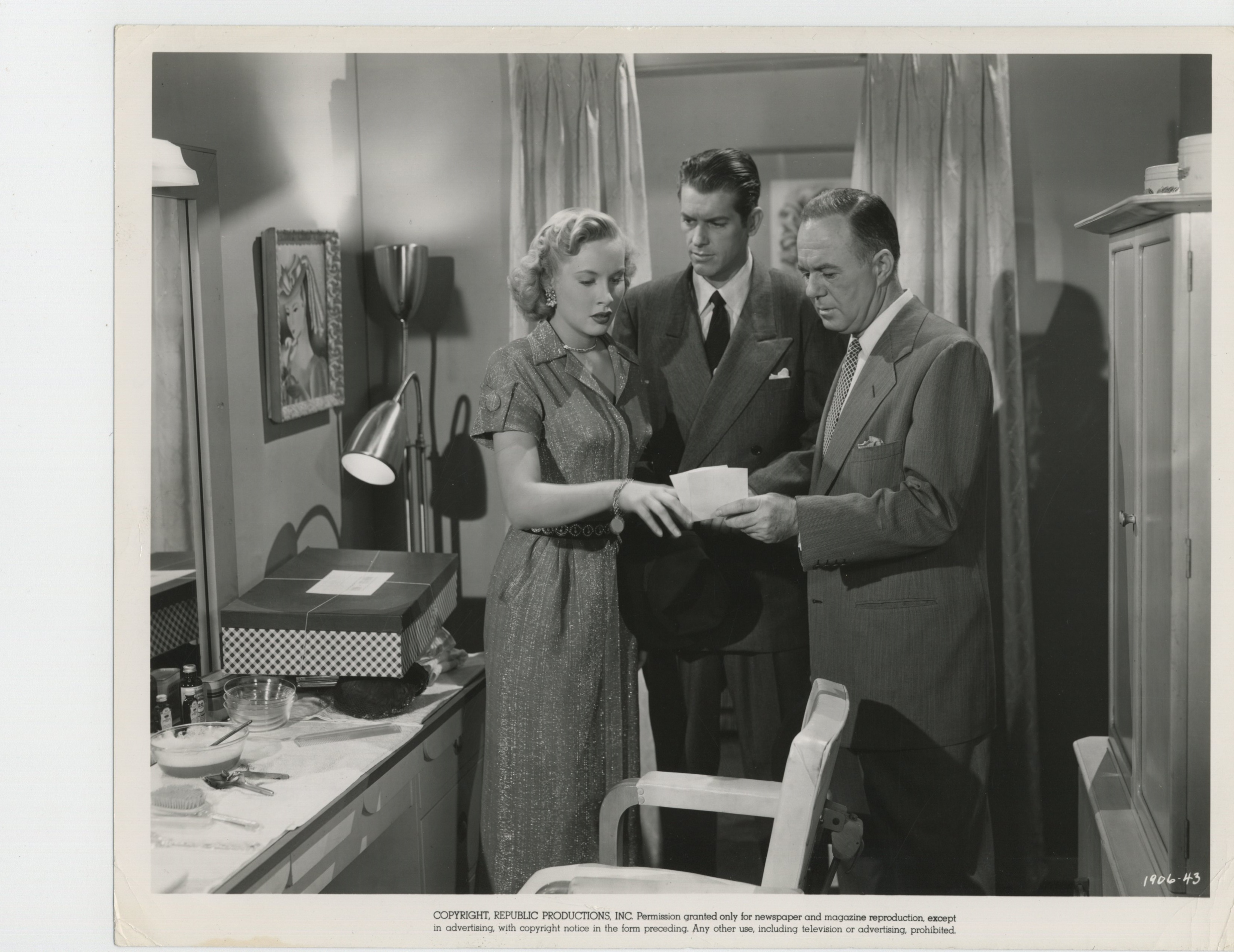 James Brown, Penny Edwards, and John Gallaudet in Missing Women (1951)