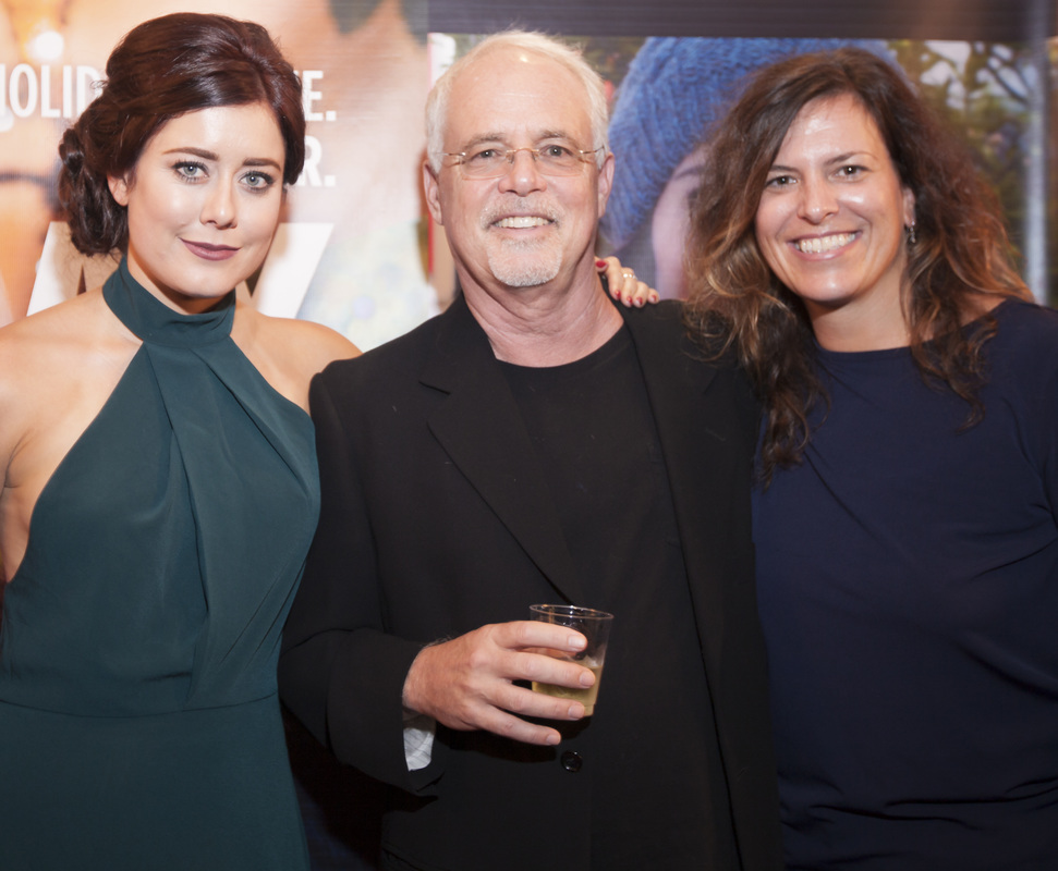 Manon Mathews & Temple Mathews at the 'Holiday Breakup' Premiere 