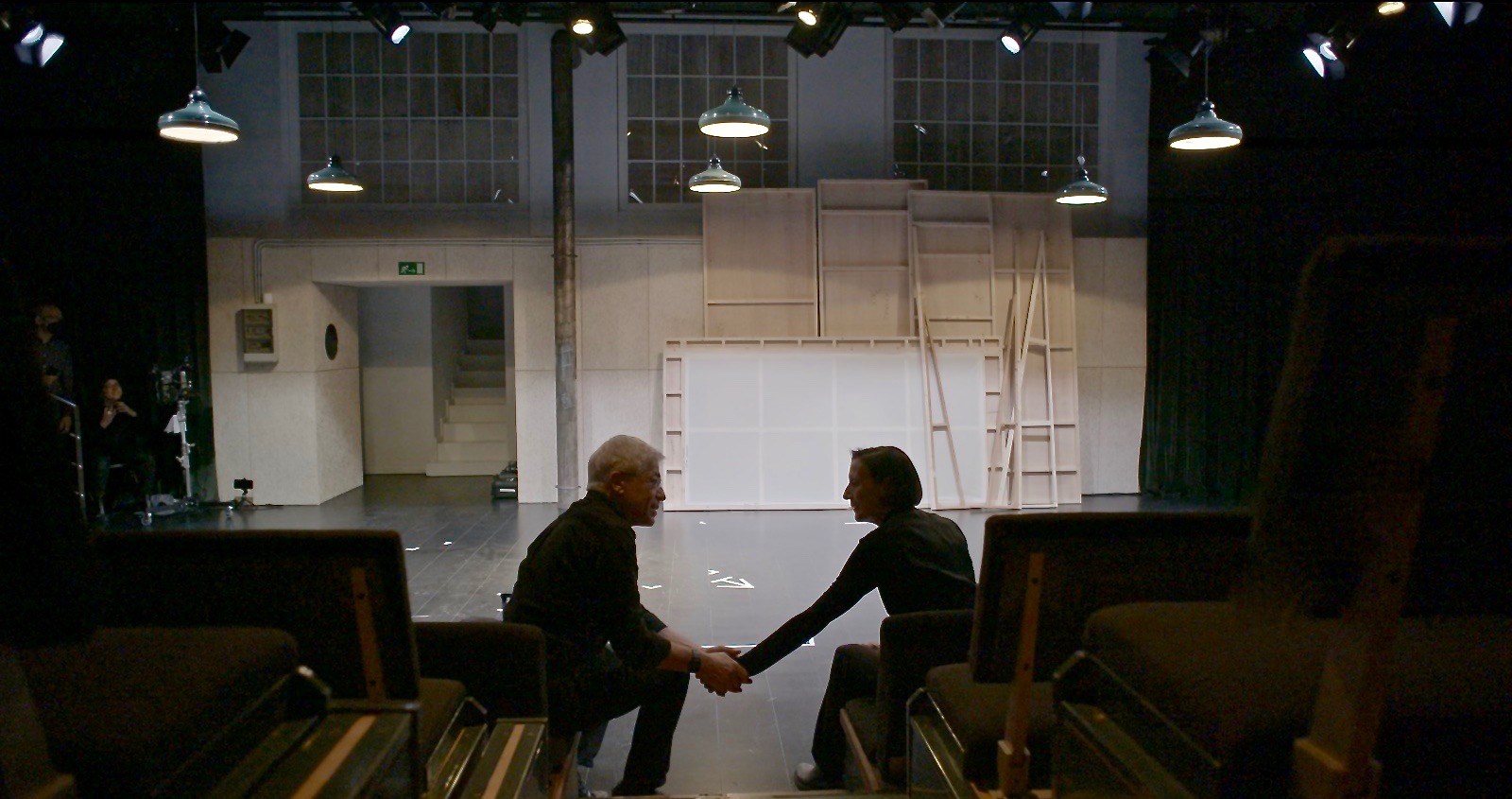 Juan Carlos Corazza and Carme Elias in Mentre siguis tu (2023)