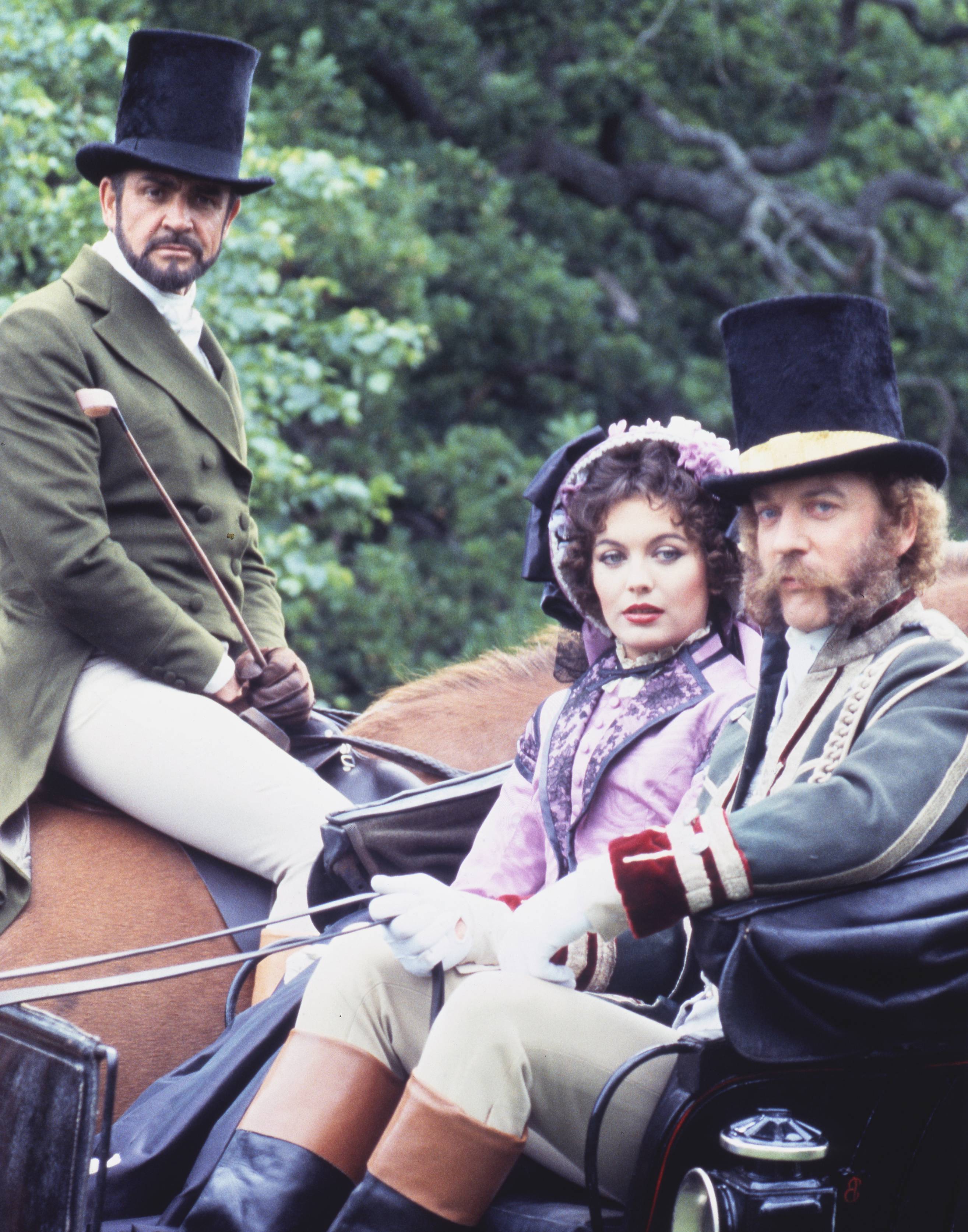 Sean Connery, Michael Crichton, Donald Sutherland, Lesley-Anne Down, and Pierce in The Great Train Robbery (1978)