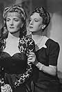 Elsa O'Connor and Silvana Roth in Siete mujeres (1945)