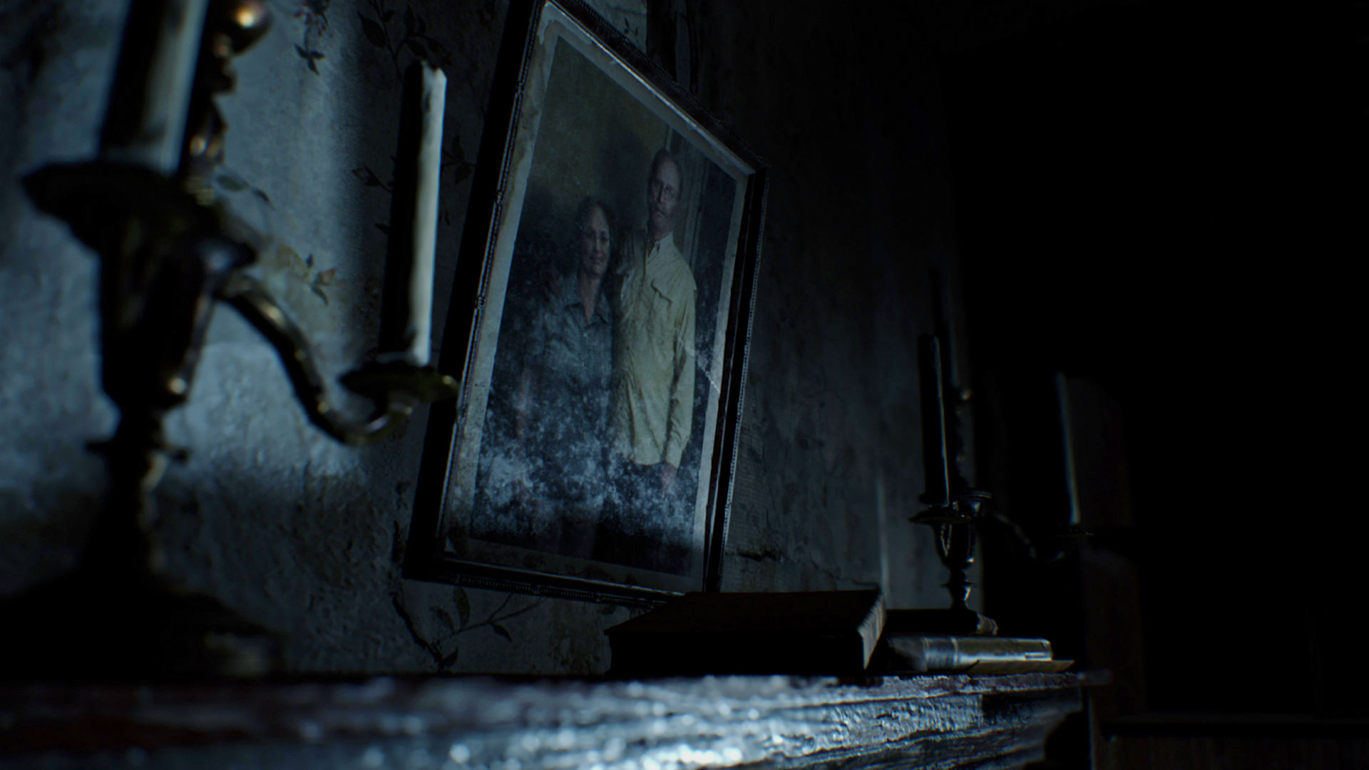 Jack Brand and Sara Coates in Resident Evil 7: Biohazard (2017)