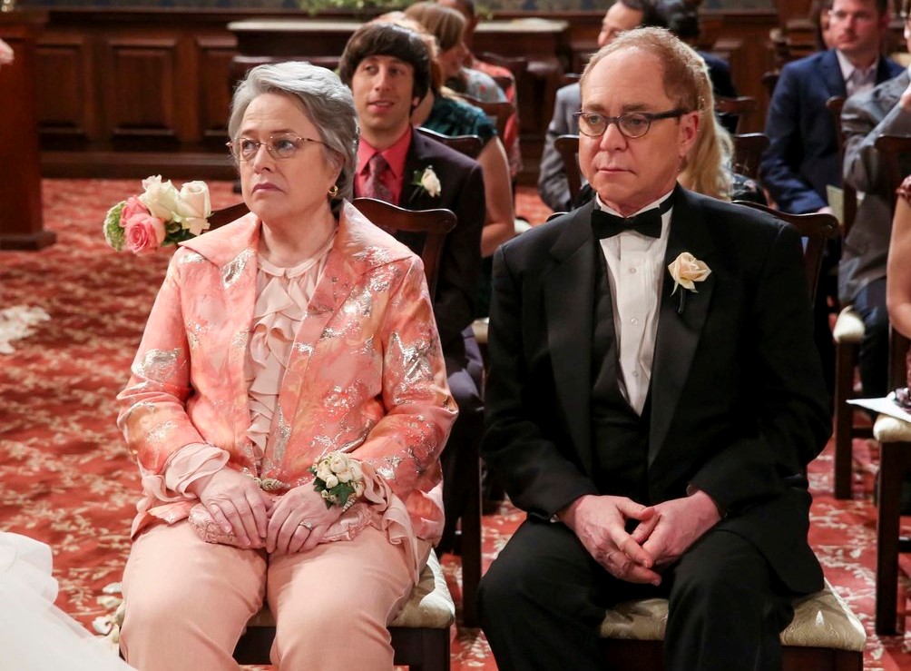 Kathy Bates, Simon Helberg, and Teller in The Big Bang Theory (2007)