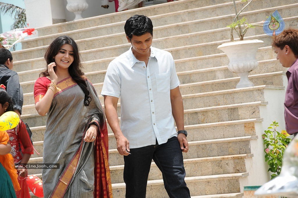 Jiiva and Samantha Ruth Prabhu in Neethaane En Ponvasantham (2012)