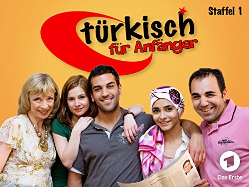 Adnan Maral, Anna Stieblich, Josefine Preuß, Elyas M'Barek, and Pegah Ferydoni in Türkisch für Anfänger (2006)