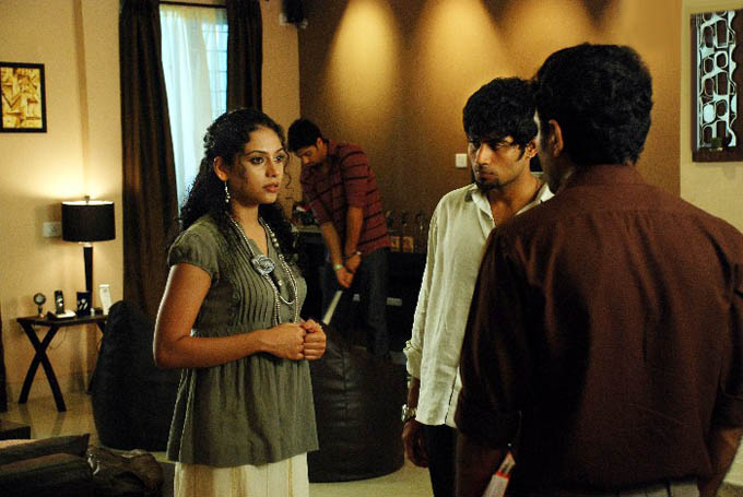 Vijay Antony, Siddarth Venugopal, Rupa Manjari, and Vijay Victor in Naan (2012)