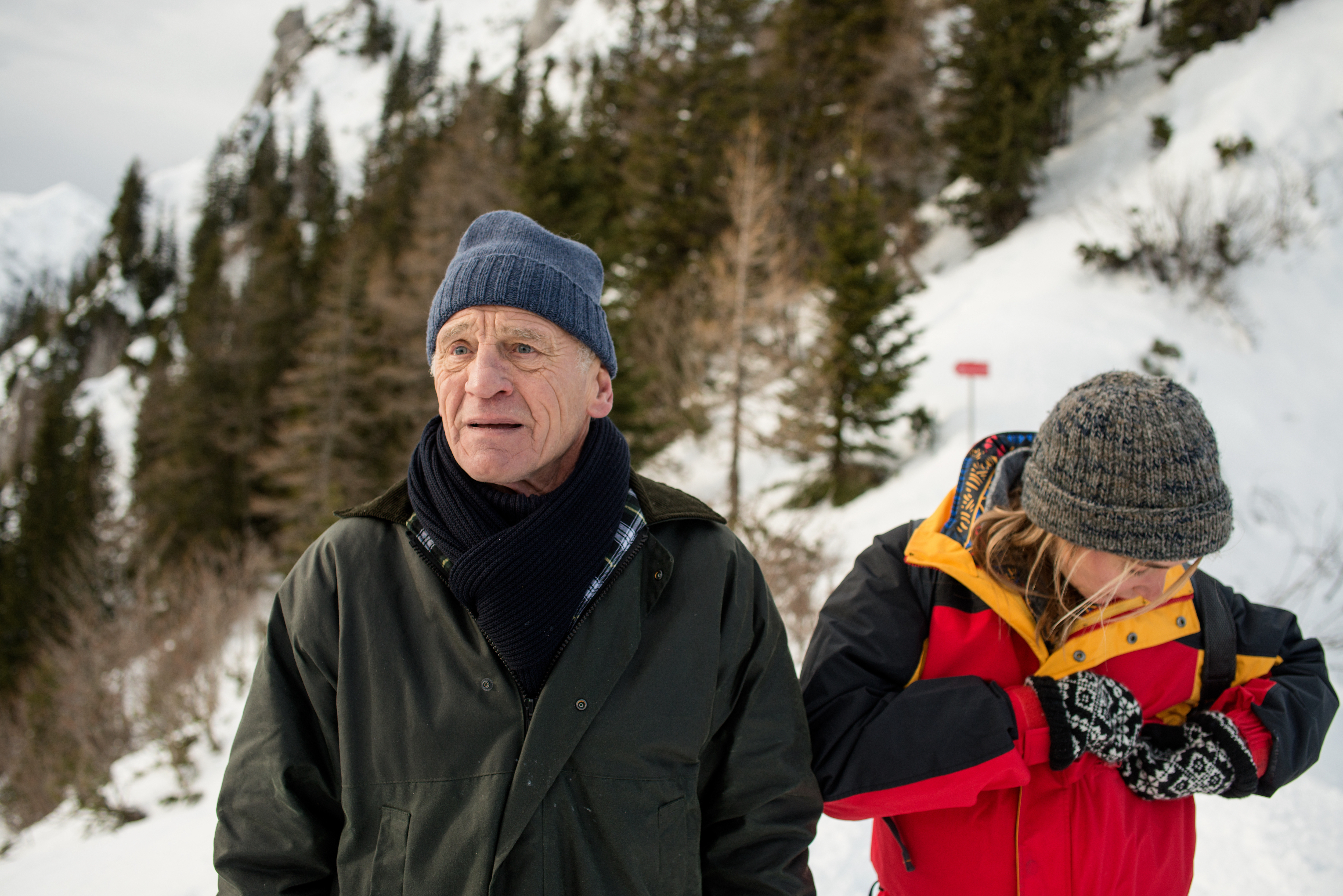 Johan Leysen and Julia Akkermans in Pink Moon (2022)