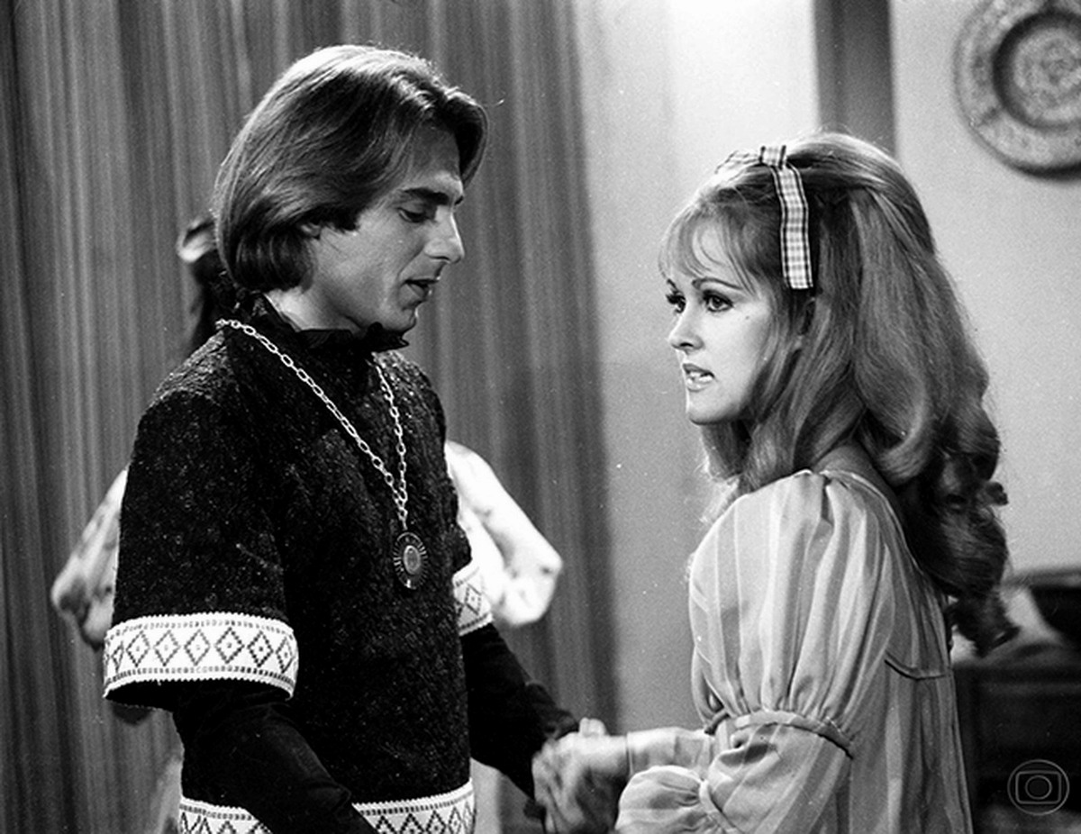 João Paulo Adour and Djenane Machado in A Ponte dos Suspiros (1969)