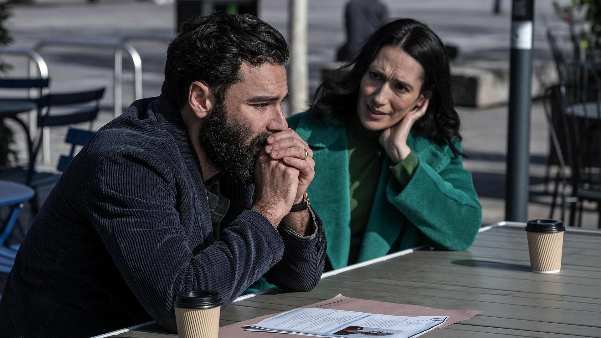 Aidan Turner and Sian Clifford in The Suspect (2022)