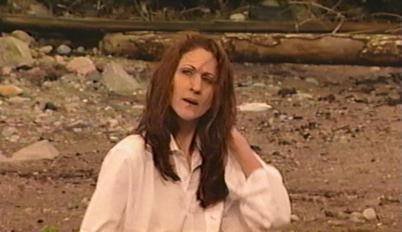 Gina Chiarelli in Noroc (1999)