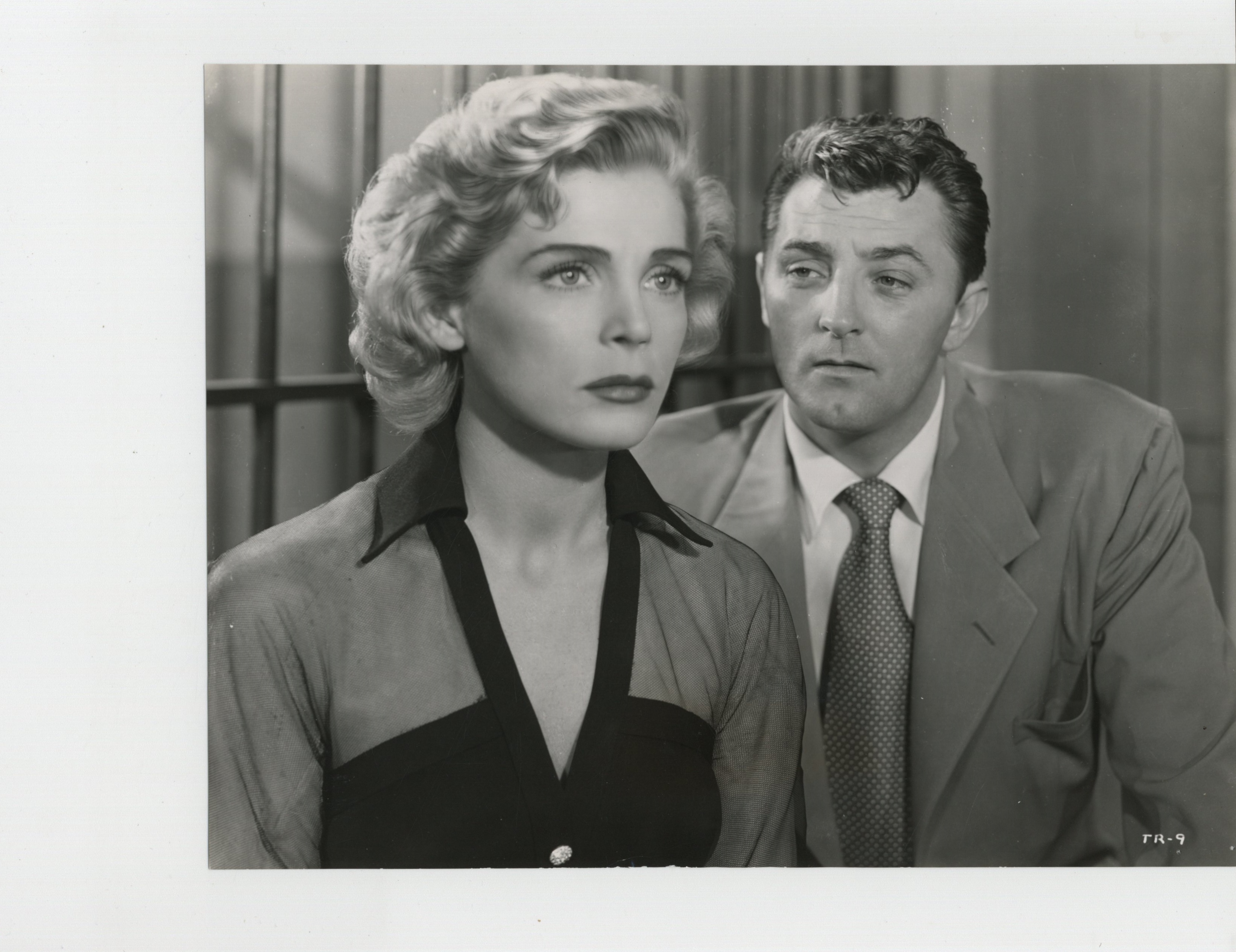 Robert Mitchum and Lizabeth Scott in The Racket (1951)