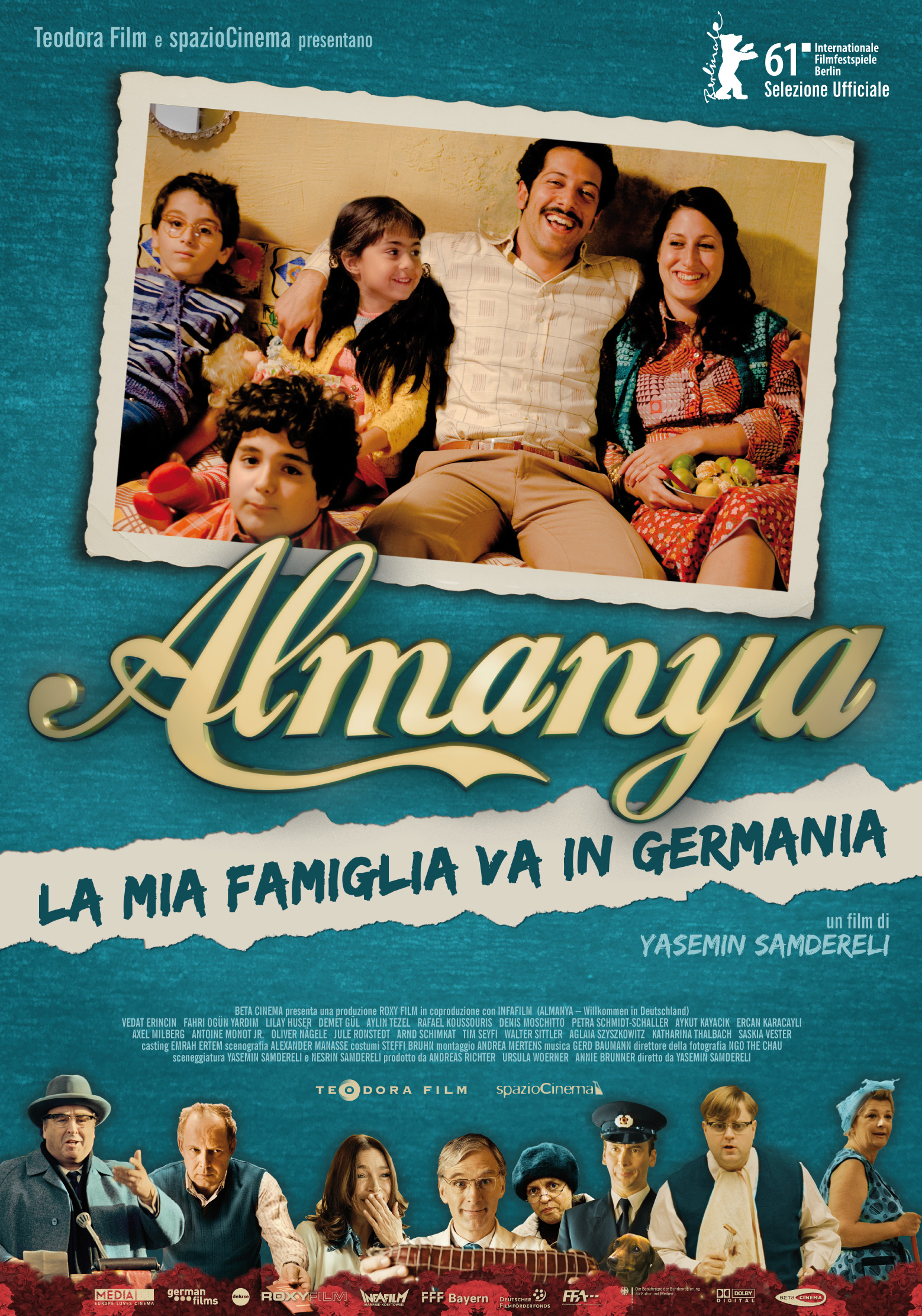 Fahri Yardim, Kaan Aydogdu, Demet Gül, Aycan Vardar, and Aliya Artuc in Almanya: Welcome to Germany (2011)