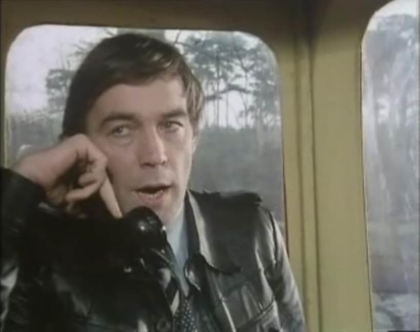 Michael Jayston in Quiller (1975)