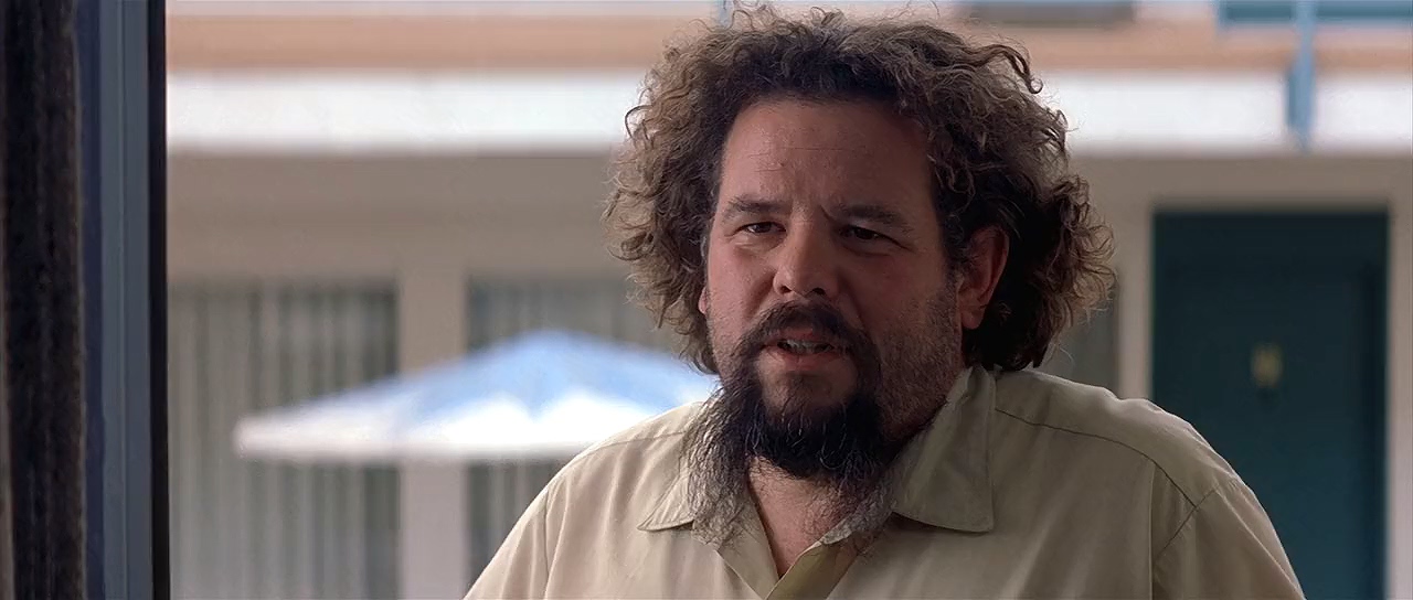 Mark Boone Junior in Memento (2000)