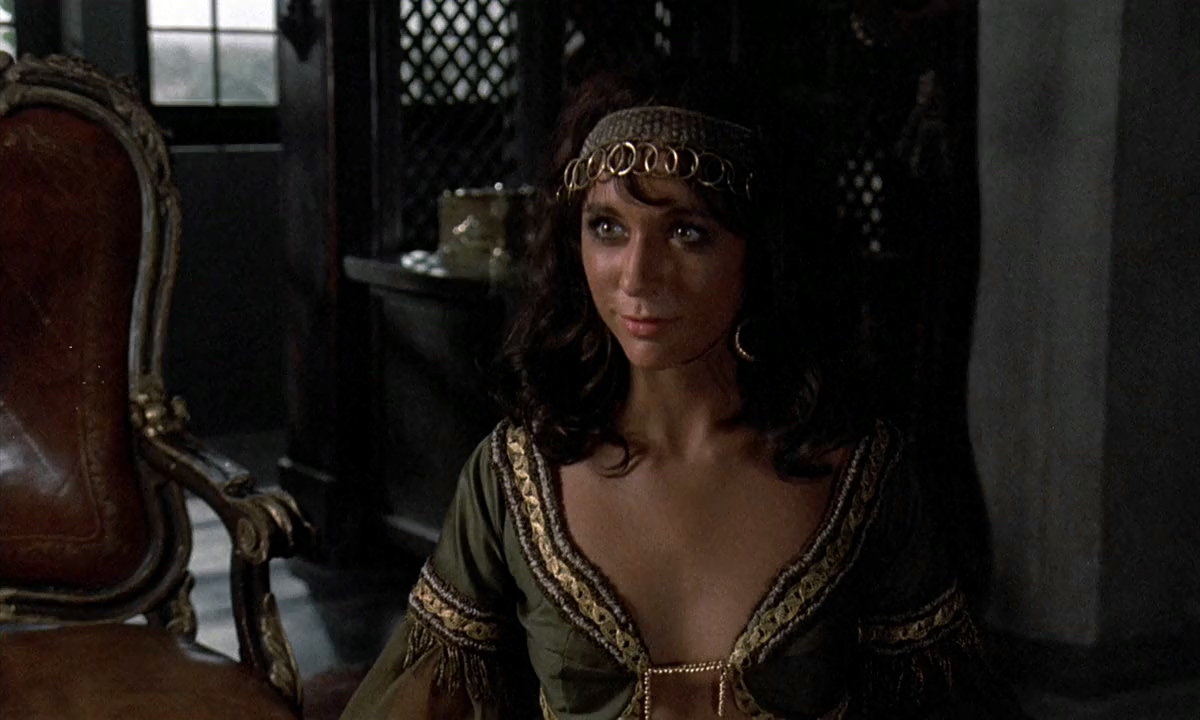 Nike Arrighi in Countess Dracula (1971)