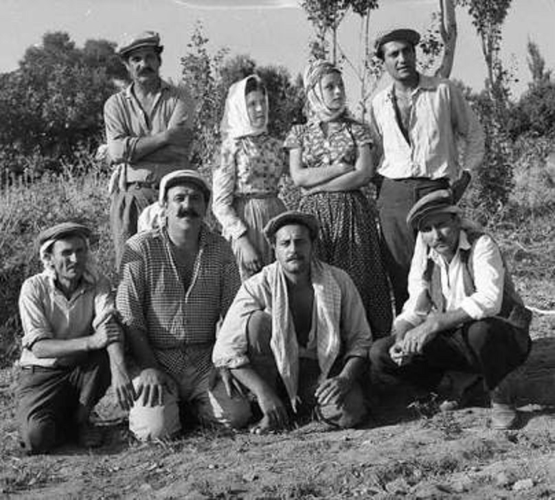 Sami Ayanoglu, Ulvi Dogan, Hakki Haktan, Hülya Koçyigit, Erol Tas, and Zeki Tüney in Dry Summer (1963)