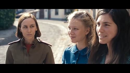 In the spring of 1945 a train deporting hundreds of Jewish prisoners gets stranded near a small German village occupied by the Red Army. Condemned to each other and in a context of deep mistrust, desperation and revenge, an unexpected friendship emerges between Russian sniper Vera, village girl Winnie and Jewish-Dutch woman Simone.