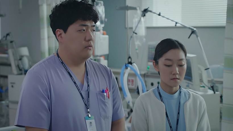 Nam Tae-boo and Park Kyung-hye in Heart Surgeons (2018)