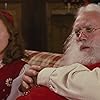 Miranda Richardson and Paul Giamatti in Fred Claus (2007)