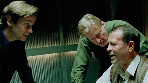 Lars Brygmann and Waage Sandø in Unit One (2000)