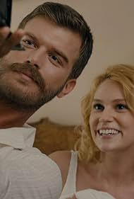 Kivanç Tatlitug and Farah Zeynep Abdullah in Kurt Seyit & Sura (2014)