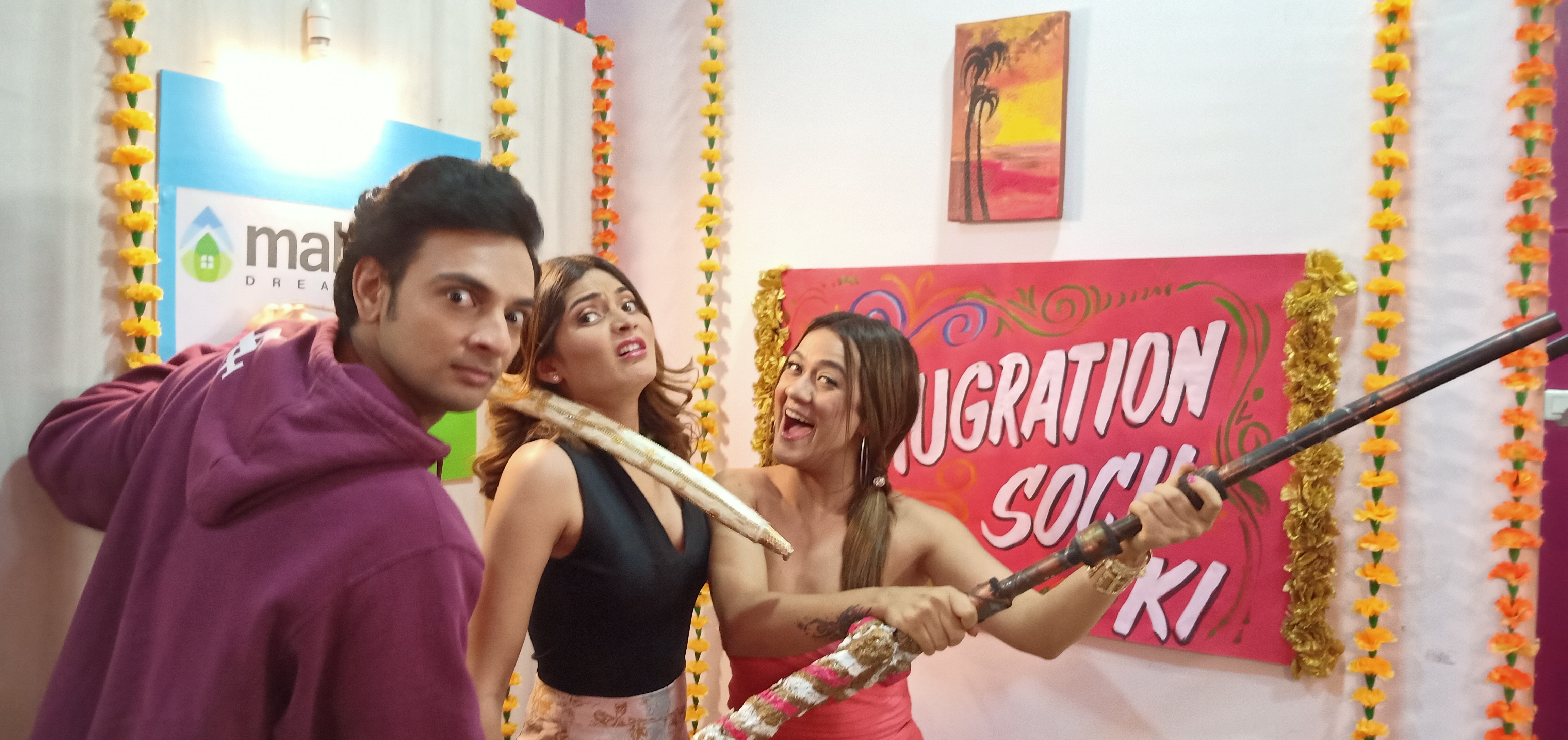 Chauhaan Ashima, Aradhana Sharma, and Dhyey Mehta in Atrangi Office (2021)