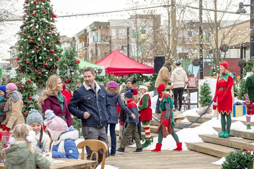 Jill Wagner and Luke Macfarlane in Karen Kingsbury's Maggie's Christmas Miracle (2017)