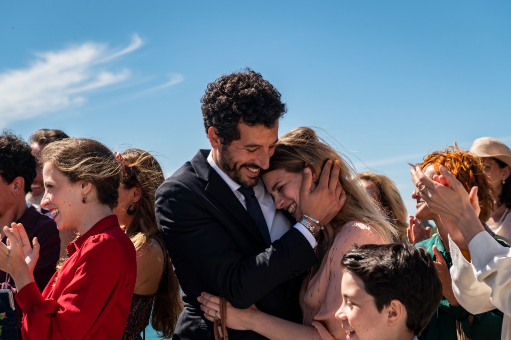 Francesco Scianna and Laura Adriani in A casa tutti bene - La serie (2021)