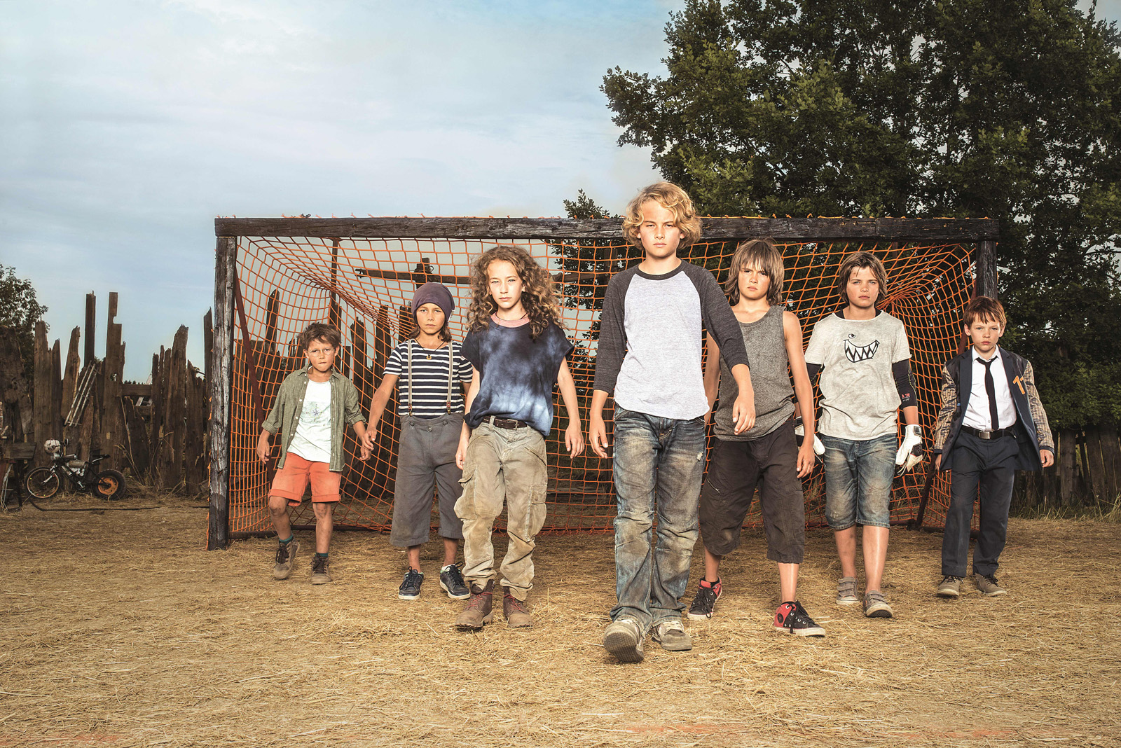 Aaron Kissiov, Bennet Meyer, Michael Sommerer, Vico Mücke, Ron Antony Renzenbrink, Mikke Emil Rasch, and Stella Pepper in The Wild Soccer Bunch 6 (2016)