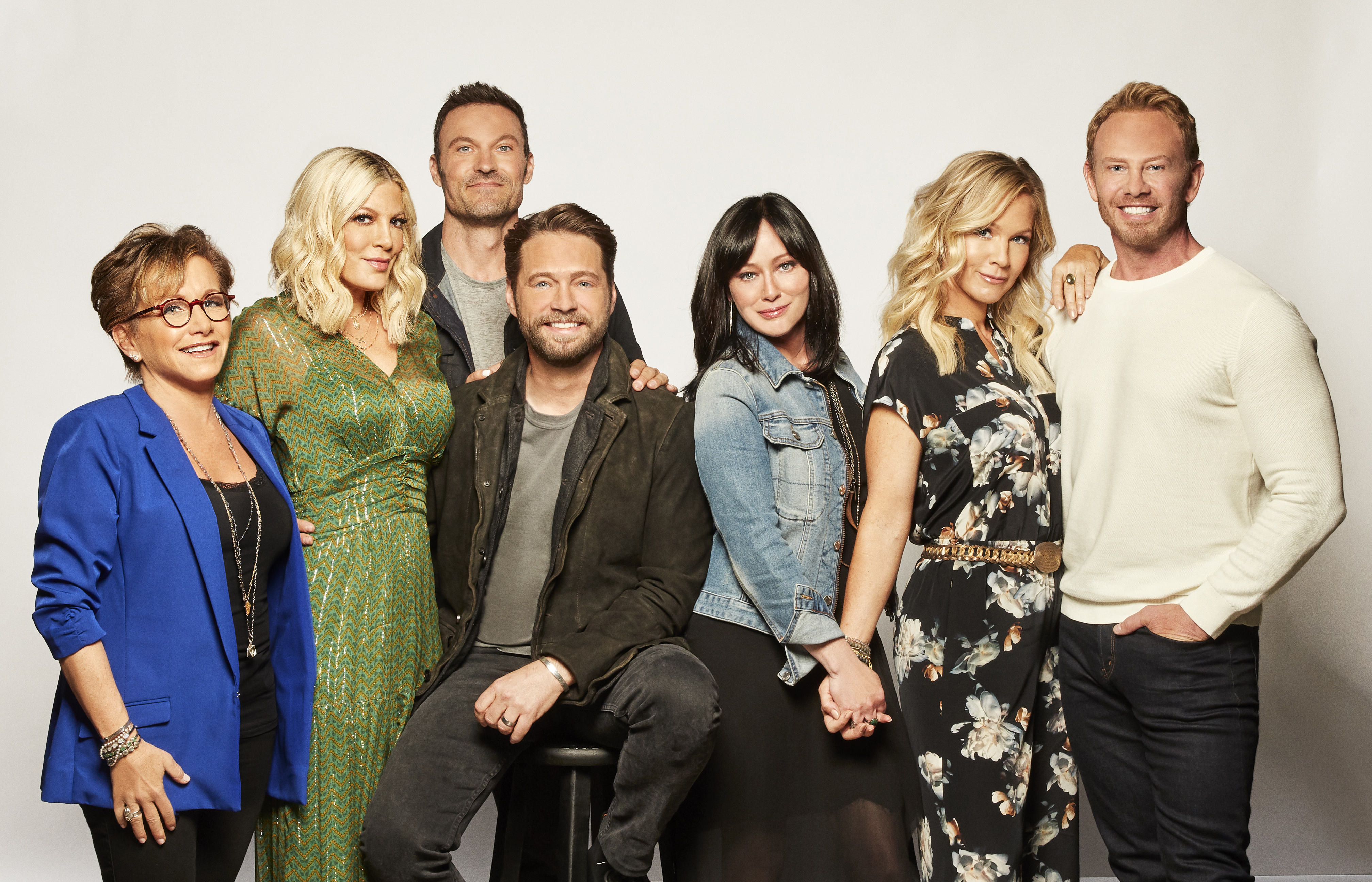 Jason Priestley, Shannen Doherty, Jennie Garth, Tori Spelling, Brian Austin Green, Ian Ziering, and Gabrielle Carteris in BH90210 (2019)