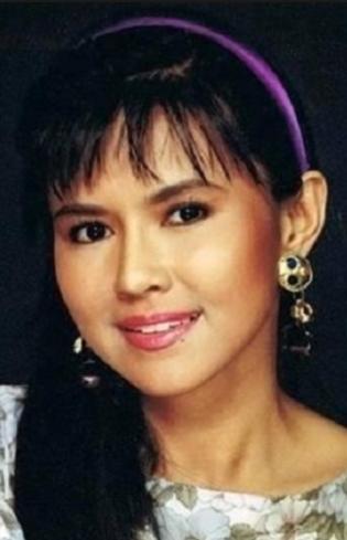 Beverly Vergel in Mara Clara: The Movie (1996)