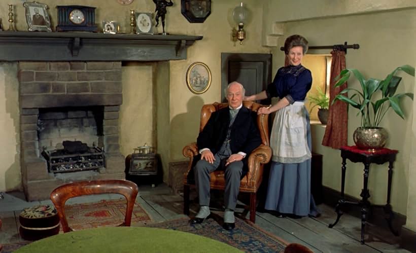 William Mervyn and Dinah Sheridan in The Railway Children (1970)