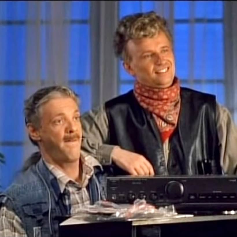 Claes Månsson and Johan Ulveson in Yrrol - En kolossalt genomtänkt film (1994)