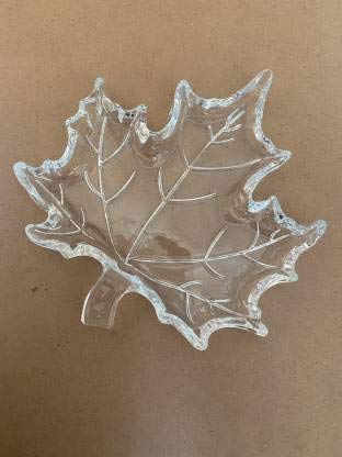 CRIYALE Crystal Glass Fruit Plate Leaf Shape Glass Plate Bowl Dish Maple Leaf Shape Serving Tray Large Transparent Home Decoration Living Room- Pack of 1