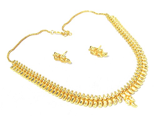 Shree Mauli Creation Golden Alloy Golden Leaf Layer Nice Necklace Set for Women SMCN797