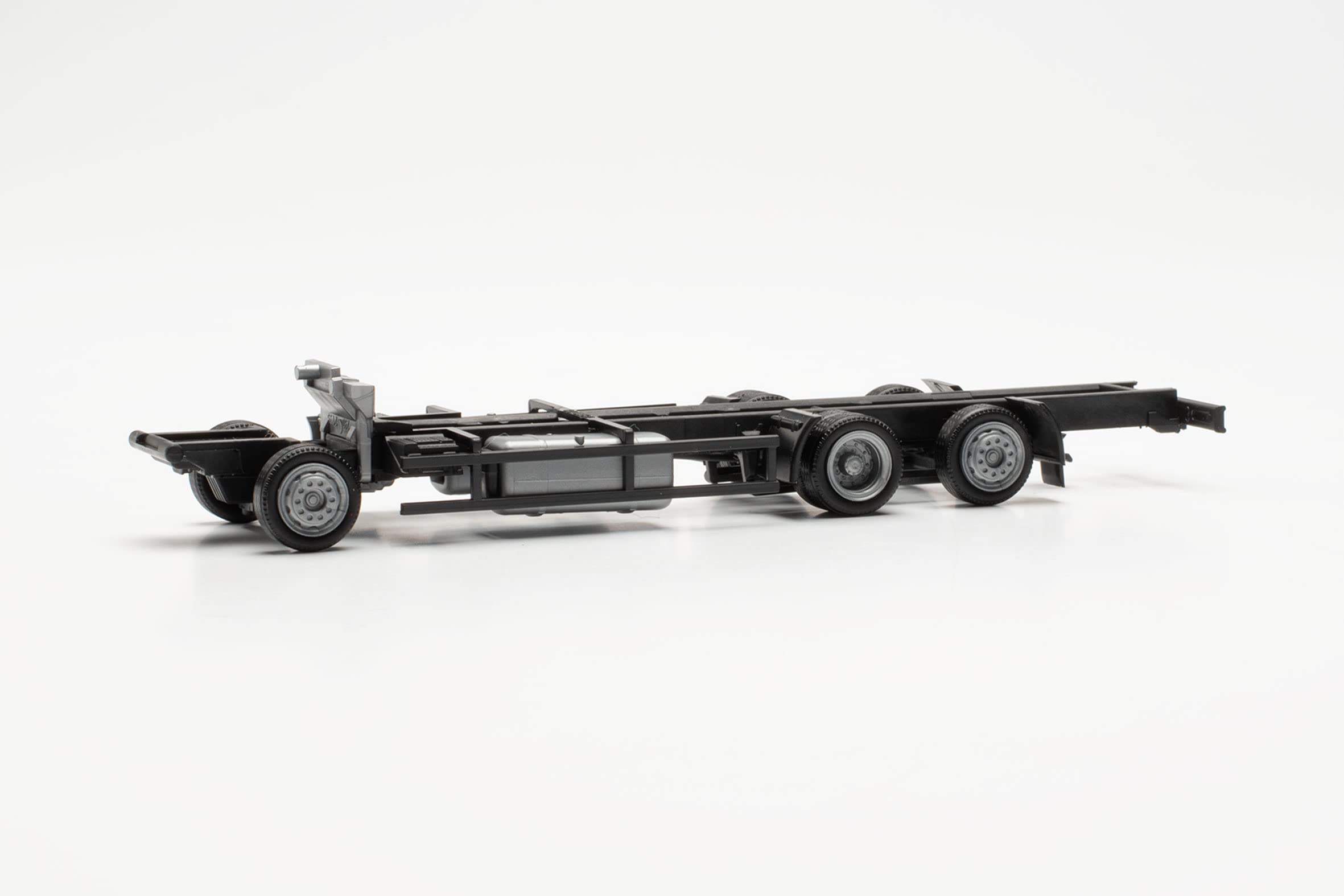 Herpa 085571 Accessories, Truck Chassis Scania Volume Tractor 7.82m, 2 pcs, True to its Original Scale of 1:87, Plastic car Diorama, Building, Miniature Model kit, Black