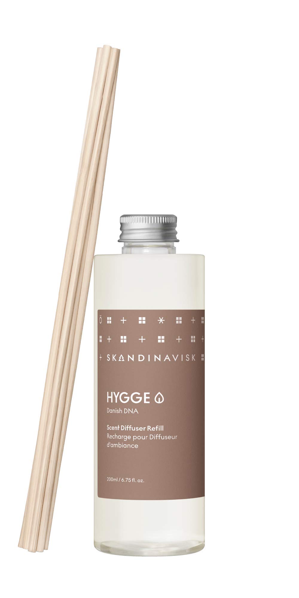 Skandinavisk HYGGE 'Cosiness' Scent Diffuser Refill with 8 Reeds. Fragrance Notes: Black Tea and Mint, Apple and Cinnamon. 200 ml