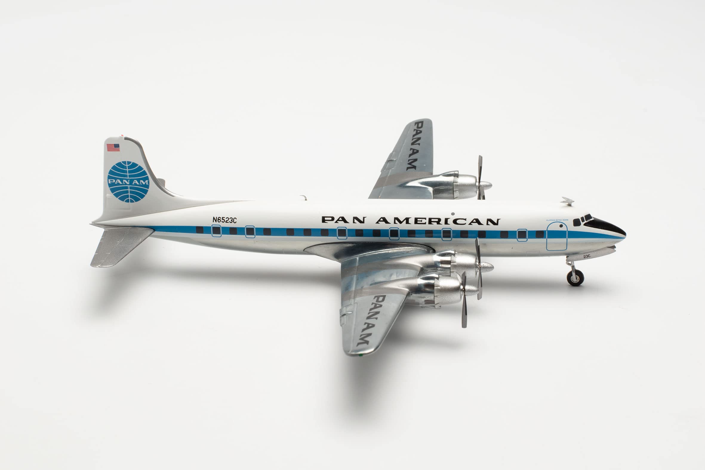 Herpa Pam Am DC-6B 1/200 Clipper Betsy Ross REG#6523C HE572187