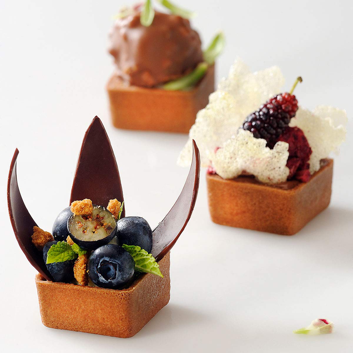 Pastry Chef's BoutiquePremium Sweet Mini Square Chocolate Tart Shell Straight Edges for Exquisite Mini Desserts Wedding Buffet Partie Sweet Tables Restaurant Dessert, 1.3" - 245 pcs,