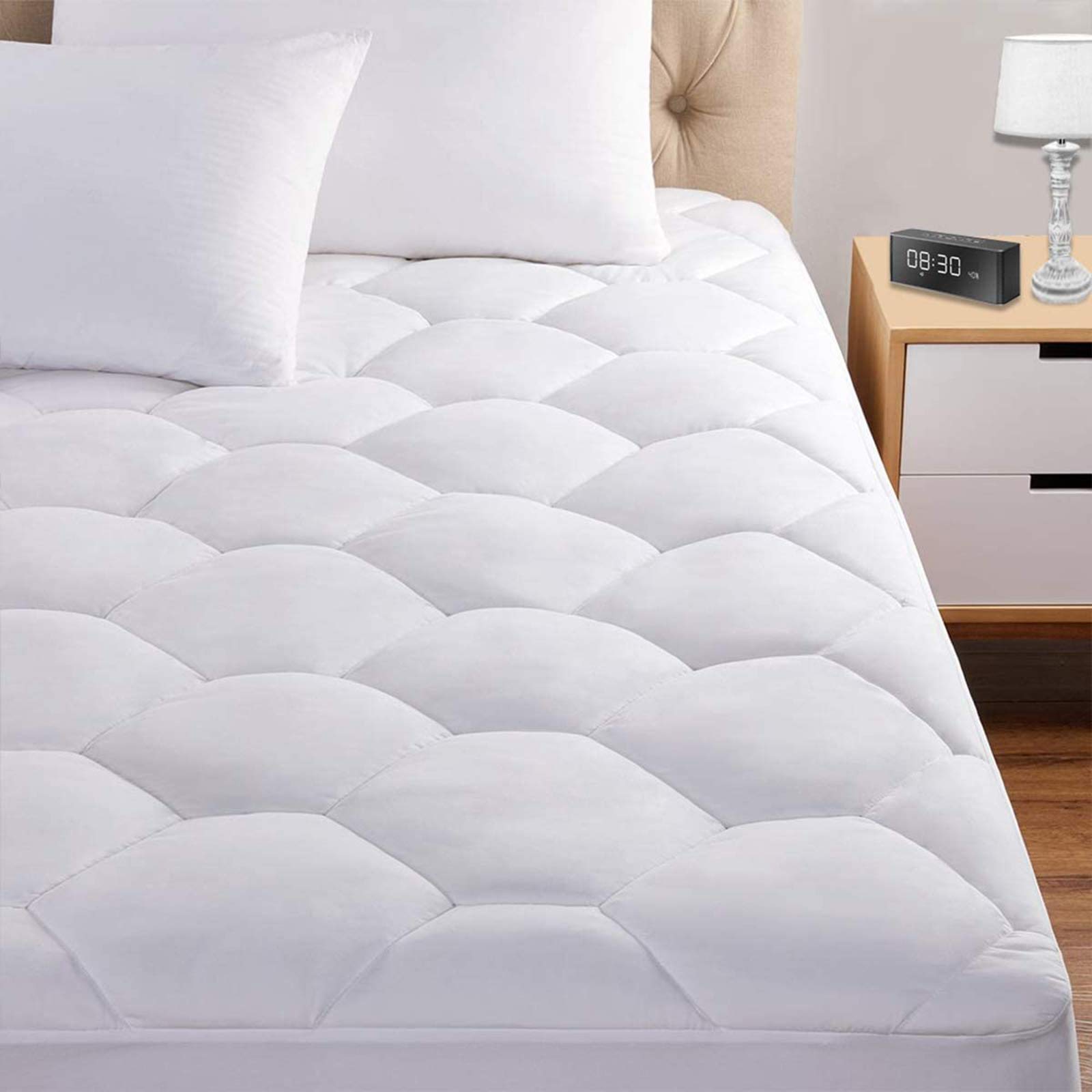 Queen Mattress Pad, 8-21" Deep Pocket Protector Ultra Soft Quilted Fitted Topper Cover Fit for Dorm Home Hotel -White