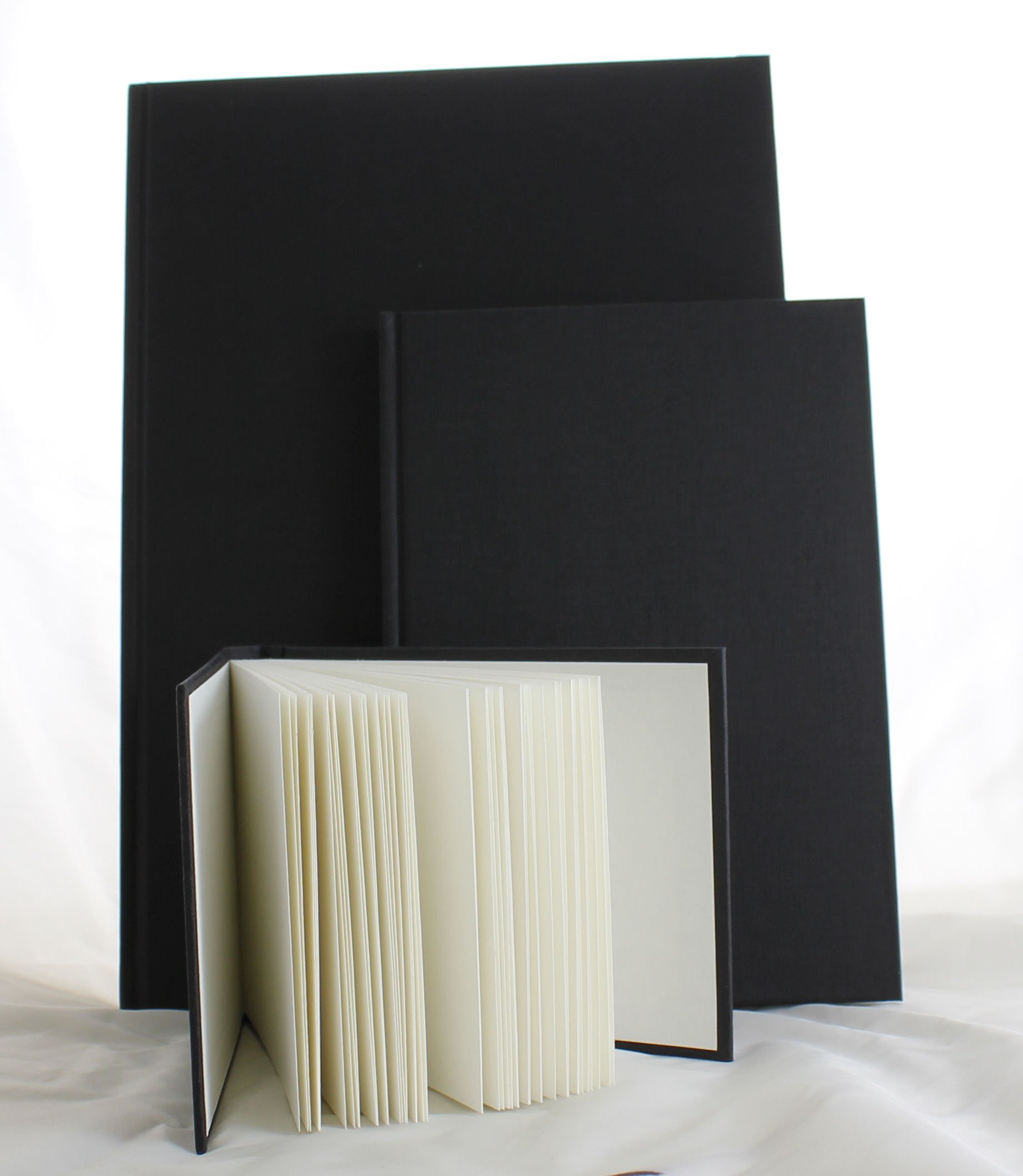 SEAWHITE Black Cloth Cover Sketchbook 140gsm Landscape A6