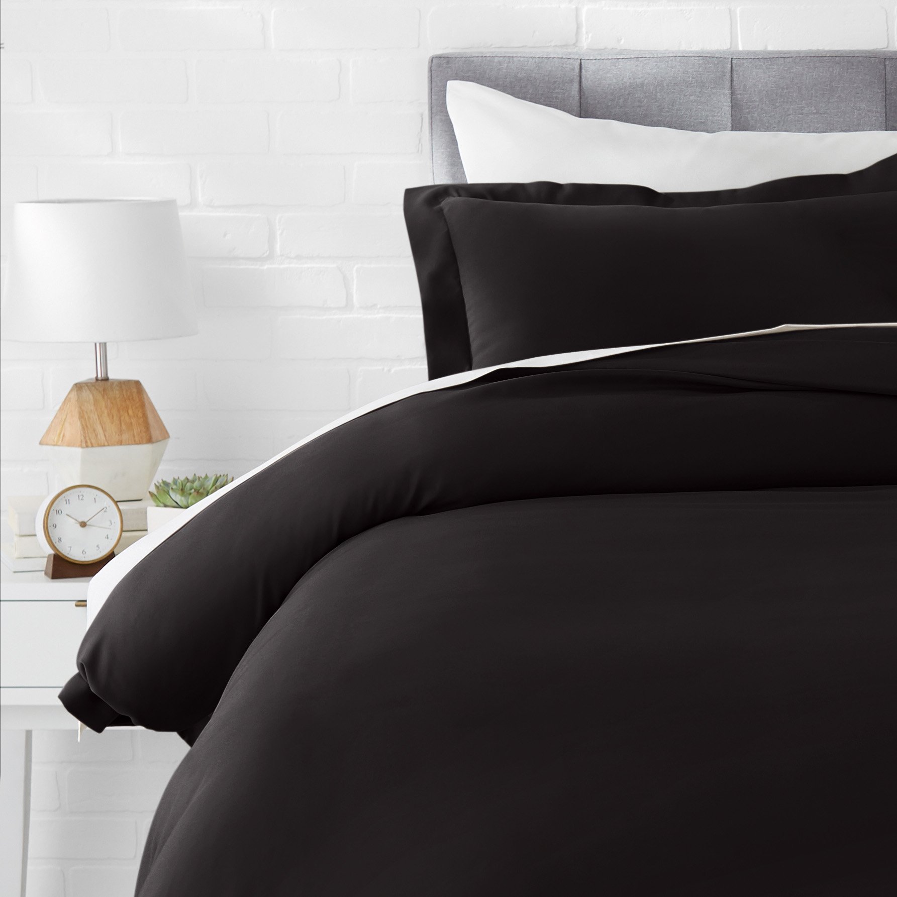 Amazon Basics Lightweight Microfiber 2 Piece Duvet Cover Set with Snap Buttons, Twin/Twin XL, Black, Solid