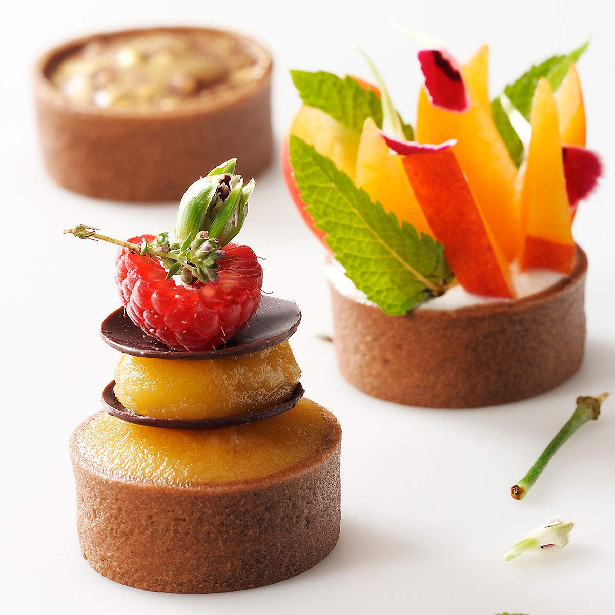 Pastry Chef's Boutique Premium Sweet Mini Round Chocolate Tart Shell Straight Edges for Exquisite Mini Desserts Wedding Buffet Partie Sweet Tables Restaurant Dessert, 1.61" - 245 pcs