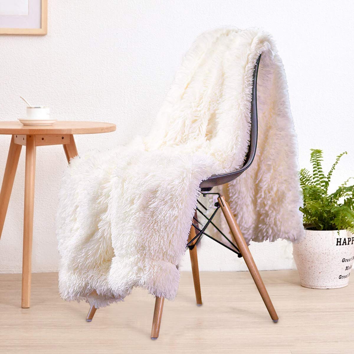 LOCHAS Super Soft Shaggy Faux Fur Throw Blanket, Plush Fuzzy Sherpa Throw Blanket for Couch, Cozy Fluffy Cream White Blankets for Bed Chair Sofa, 50'' x 60''