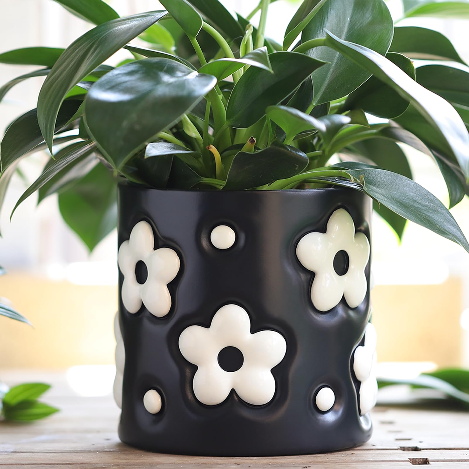 GUGUGOColorful Flower Pots, Cute Unique Planters with Drainage Holes, Funny Plant Pots for Indoor Plants, Eclectic Succulent Planter Pot Aesthetic Living Room Decor (Black, 5 Inch)