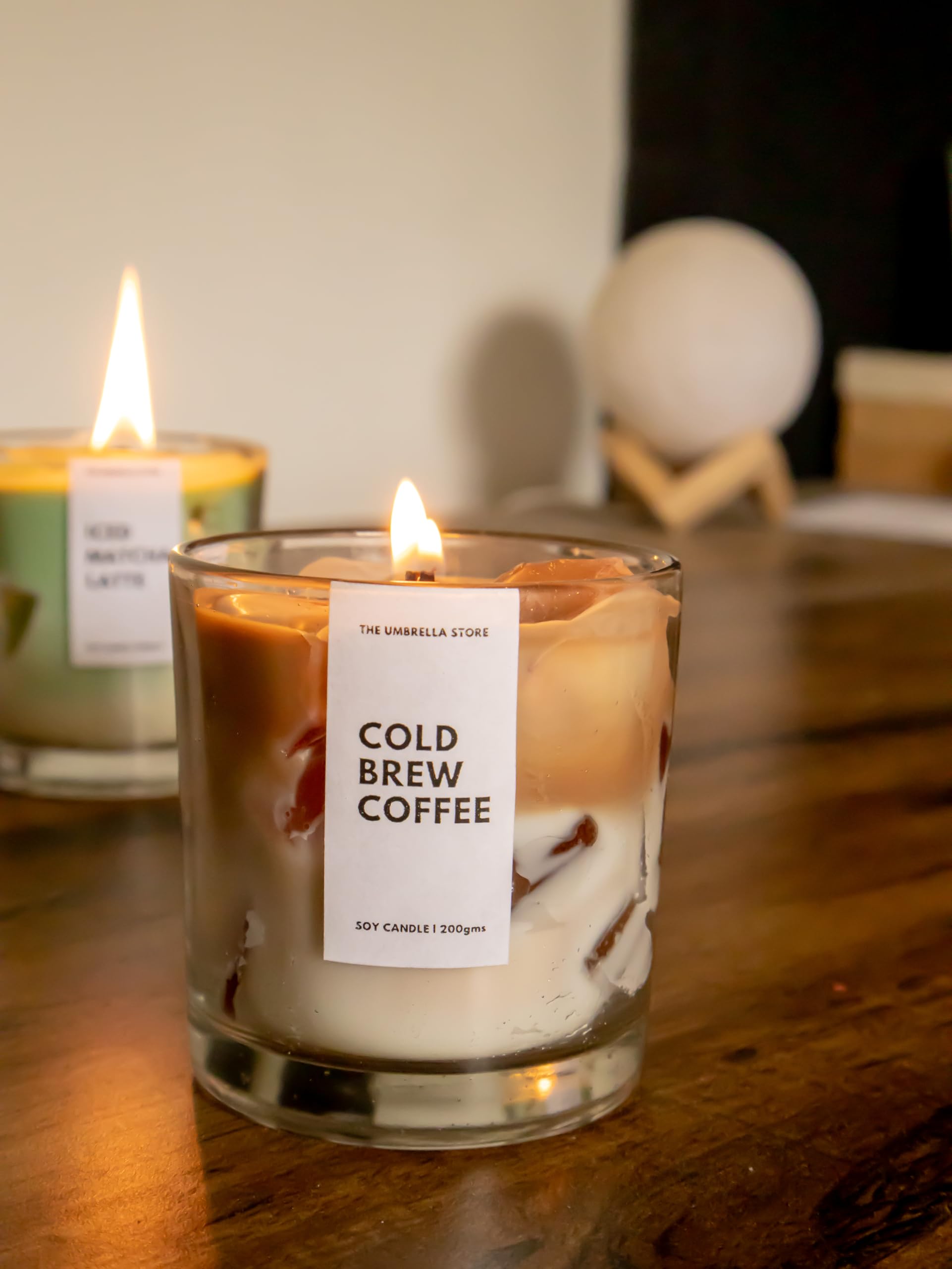 THE UMBRELLA STORE Cold Brew Coffee Scented Candle, Iced Coffee Scented Candle, Soy Wax And Gel Wax As Ice Cubes- Coffee, Chocolate And Vanilla (Cold Brew Coffee, 7.1 X 7 Cm)