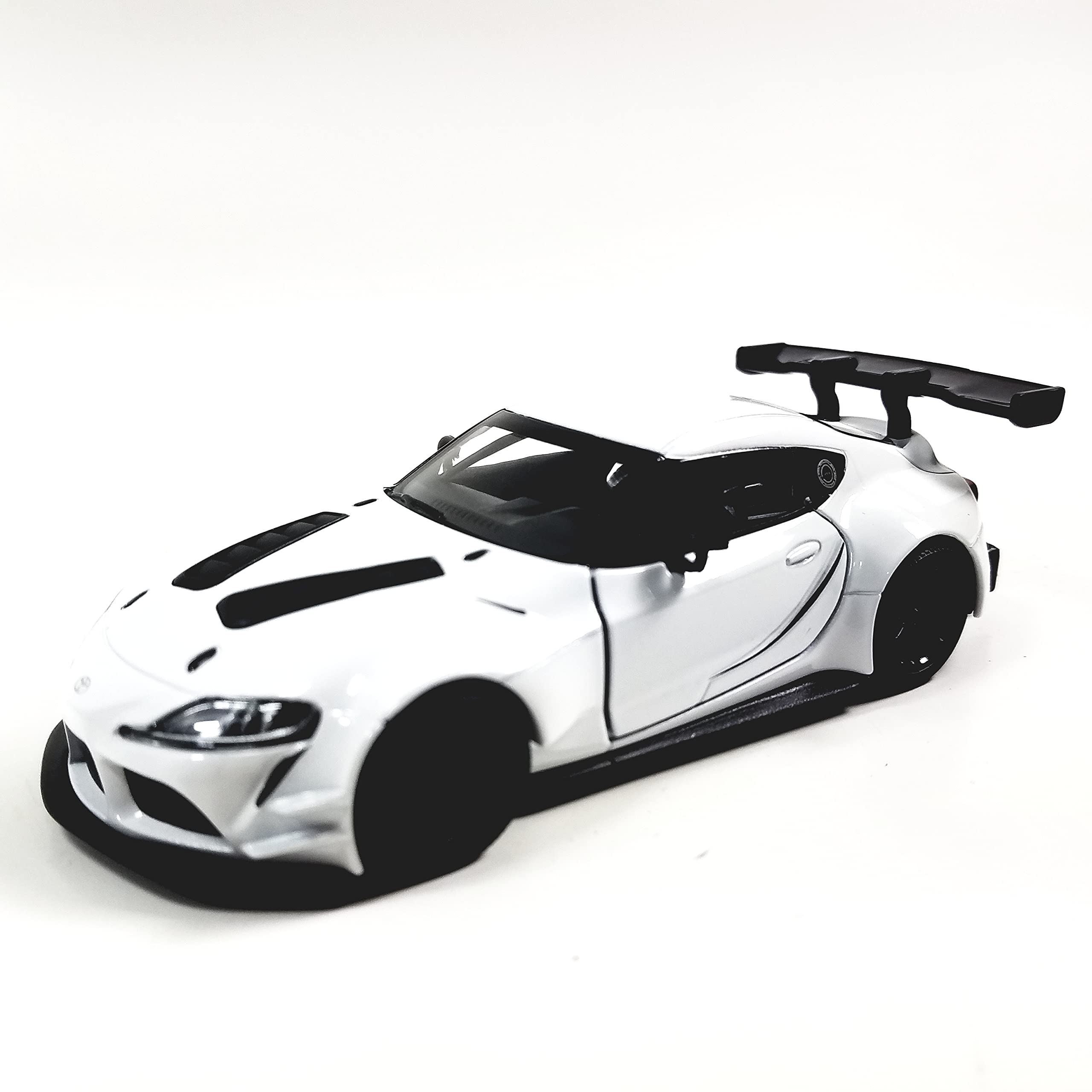 KiNSMART Toyota GR Supra Concept Racing Edition 1/36 Scale Diecast Race Car (White)