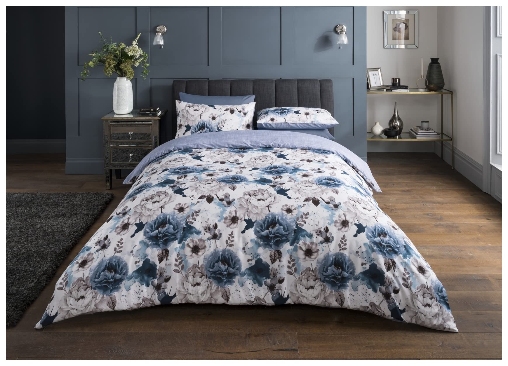 Sleepdown Duvet Cover Set - Blue - Inky Floral – Plain Reversible Quilt Cover Easy Care Bed Linen Soft Cosy Bedding Sets with Pillowcases - Super King (220cm x 260cm)