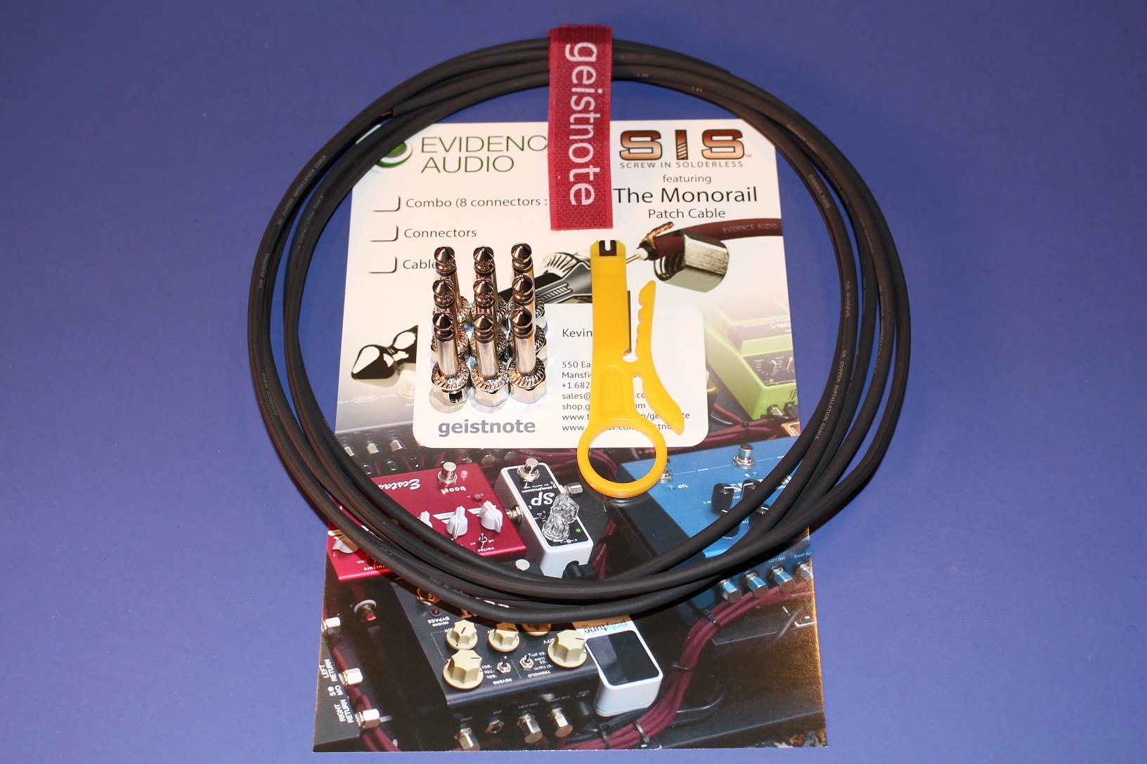 Geistnote's The Monorail, Black Cable, SIS (Solderless) Pedalboard Kit - 10 SIS plugs/20 feet of Black Monorail