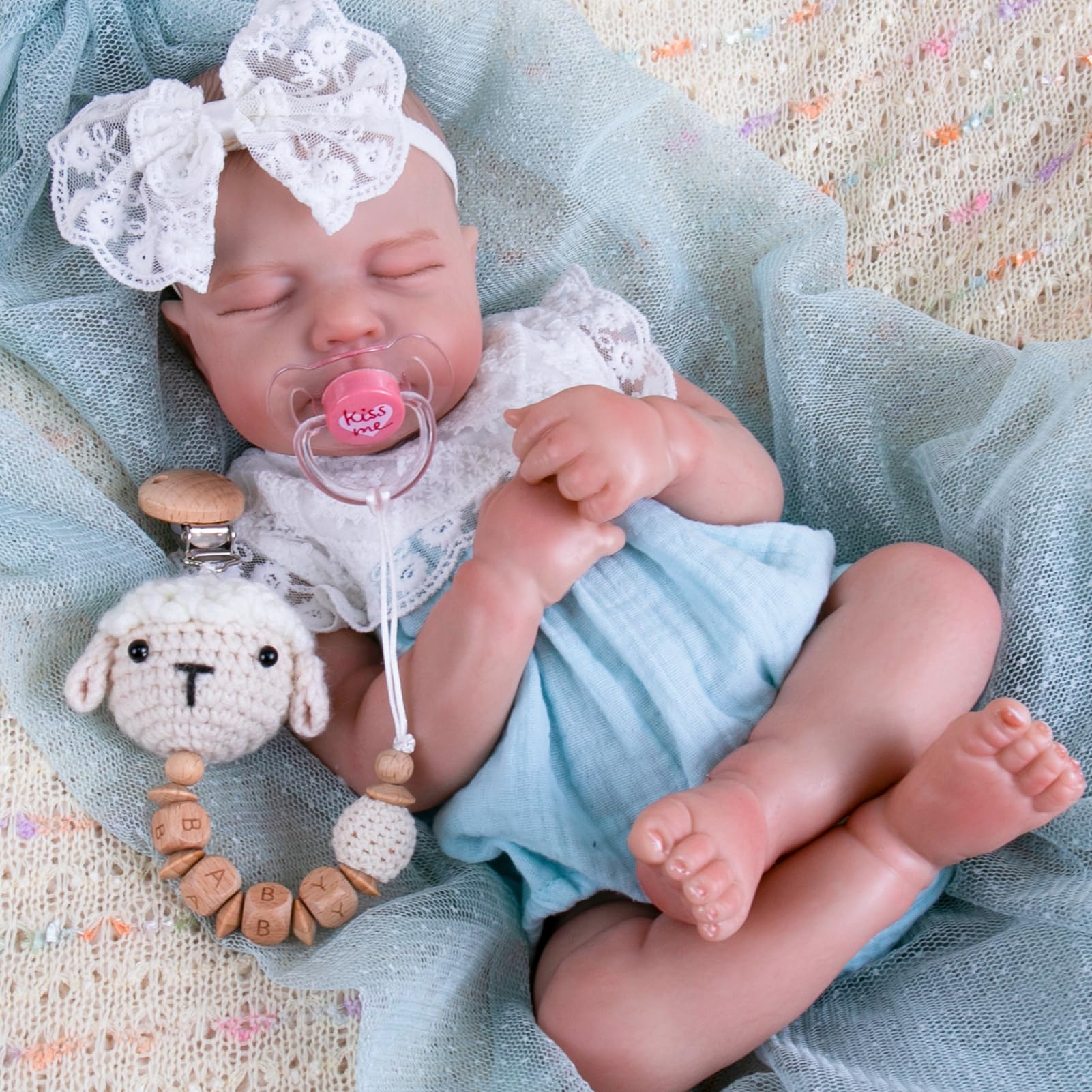 Aori Real Life Baby Dolls Realistic Reborn Baby Dolls 20 '' Lifelike Sleeping Newborn Baby Girl with Doll Accessory Set